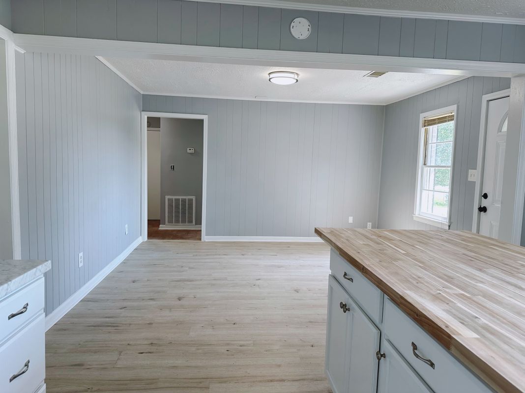 Building Photo - 1463 Beacon Light Rd