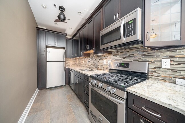 Building Photo - 501 Adams St