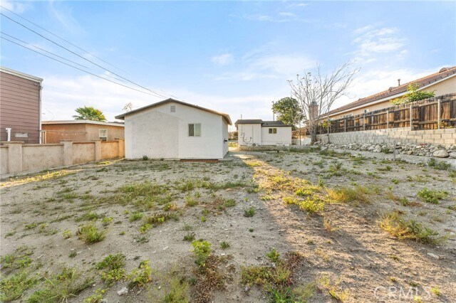 Building Photo - 906 N Allen St