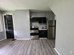 Building Photo - Spacious 3 bedroom 1 bath house for rent i...