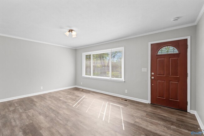 Building Photo - 1007 Heard Ct SE