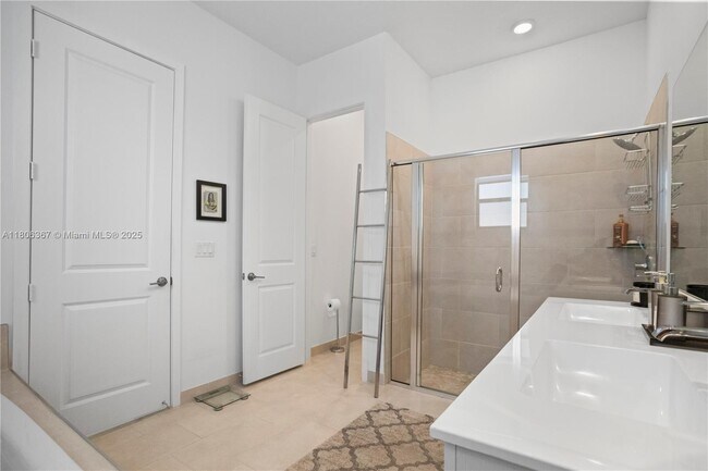 Building Photo - 4407 SW 175th Ave