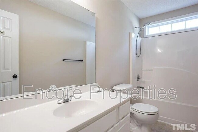 Building Photo - 312 Cabin Grove Ct