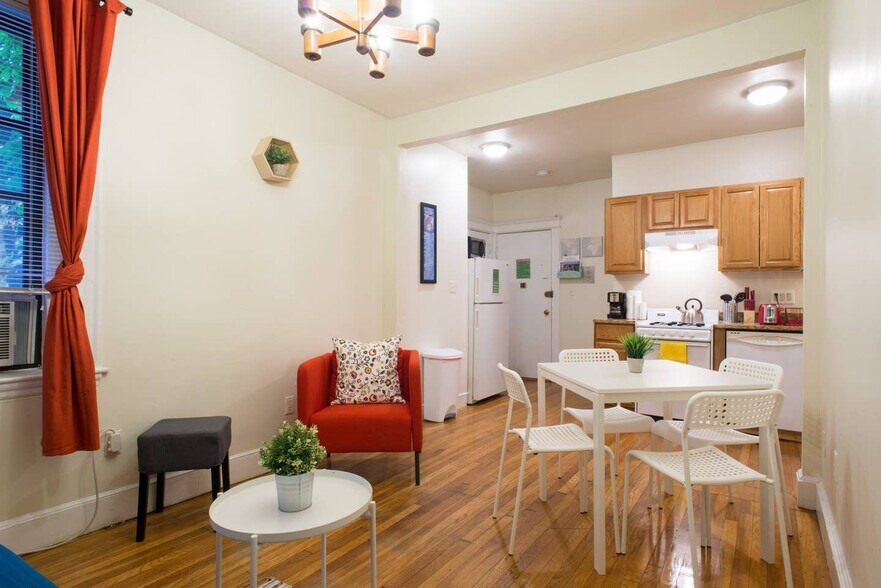 Building Photo - 48 Queensberry St