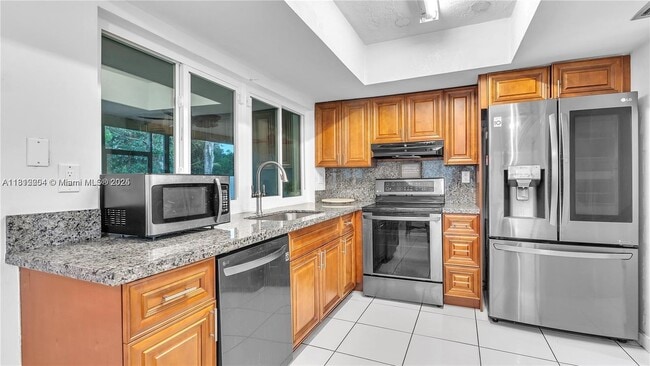 Building Photo - 831 SW 49th Terrace