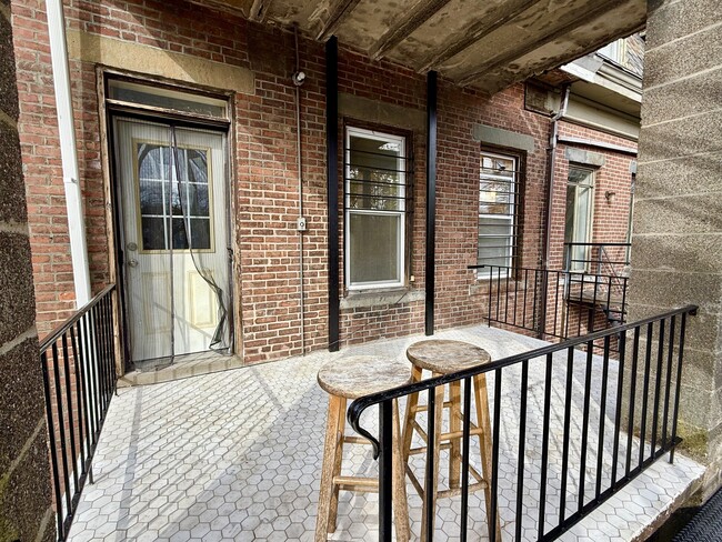 Building Photo - 545 Orange St