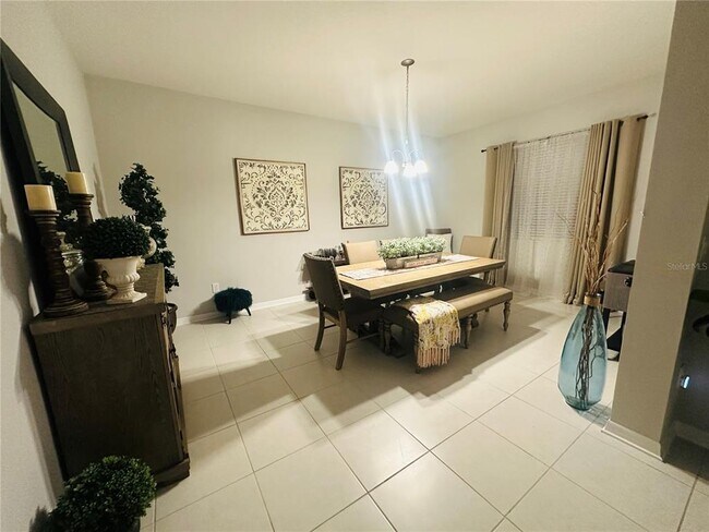 Building Photo - 1341 Clear Brook Pl