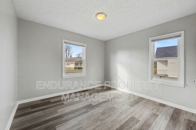 Building Photo - 2710 Hazel Ave