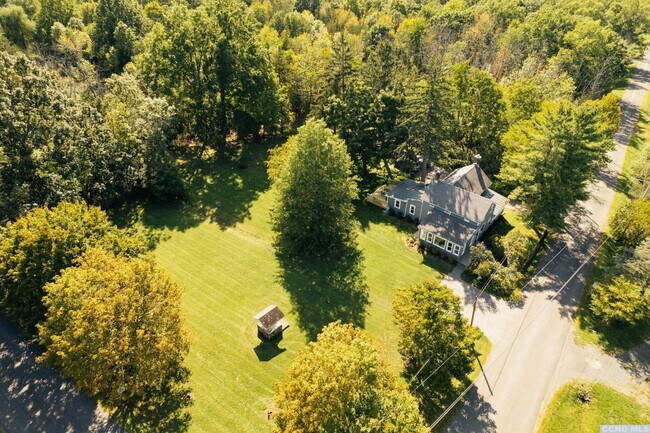 Building Photo - 85 Roundtop Rd