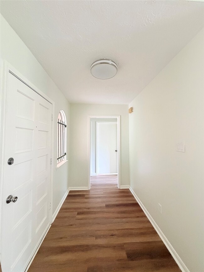 Building Photo - 4410 Longhorn Dr