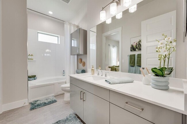 Building Photo - 907 Onyx-