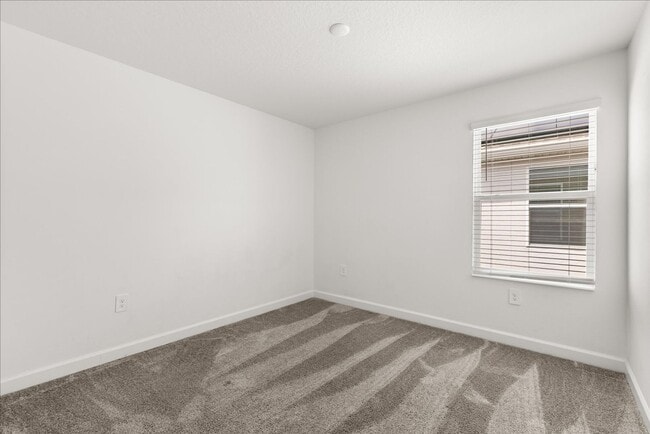 Building Photo - Spacious 5-Bedroom Solar Home for Rent in ...