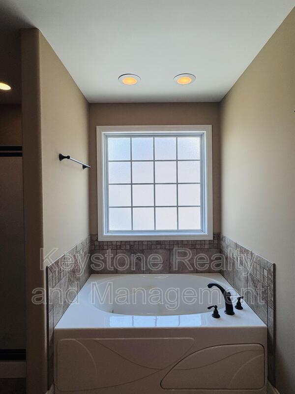 Building Photo - 2469 Senseney Dr