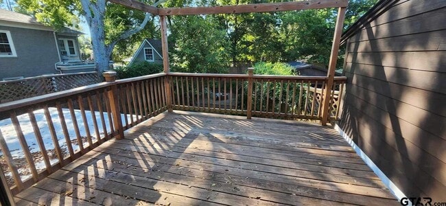 Building Photo - 608 W 3rd St