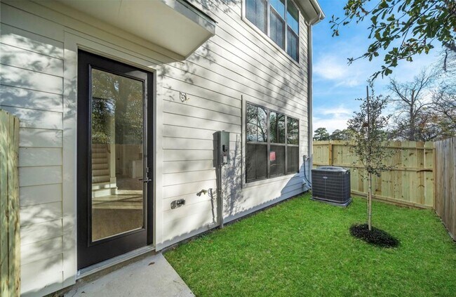 Building Photo - 6404 Highland Pine Ln