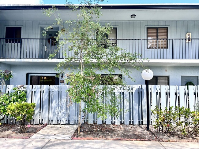 Primary Photo - 2535 SW 22nd Ave