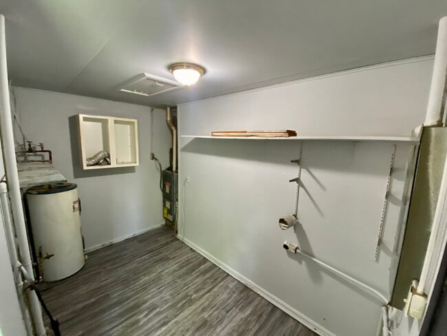 Building Photo - 1003 Giddings St