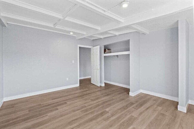 Building Photo - 1516B McAllister Avenue