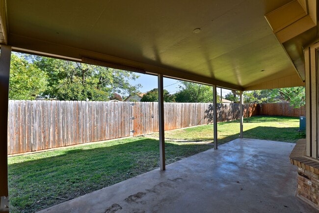Building Photo - Cul-de-Sac 3/2/2; Ward, Madison, Cooper schools