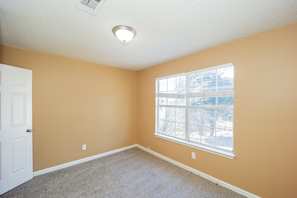 Building Photo - 5748 Chisolm Trail