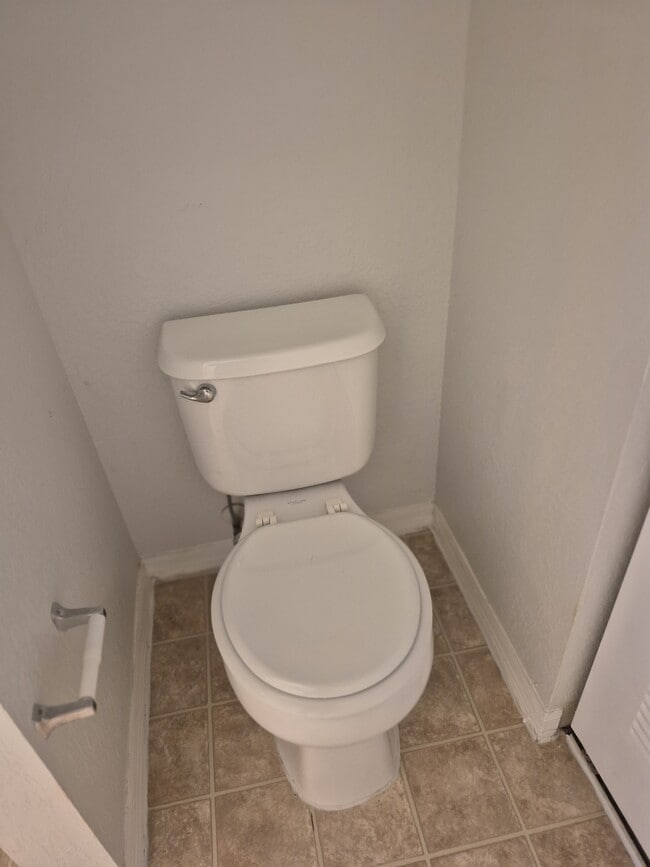 Building Photo - 13700 Richmond Park Dr N