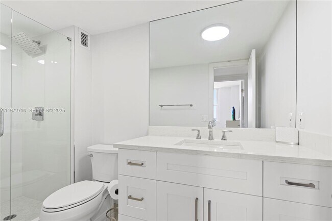 Building Photo - 2000 S Ocean Blvd