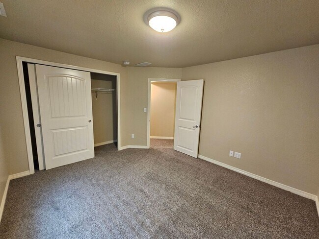 Building Photo - 6471 Stingray Ln