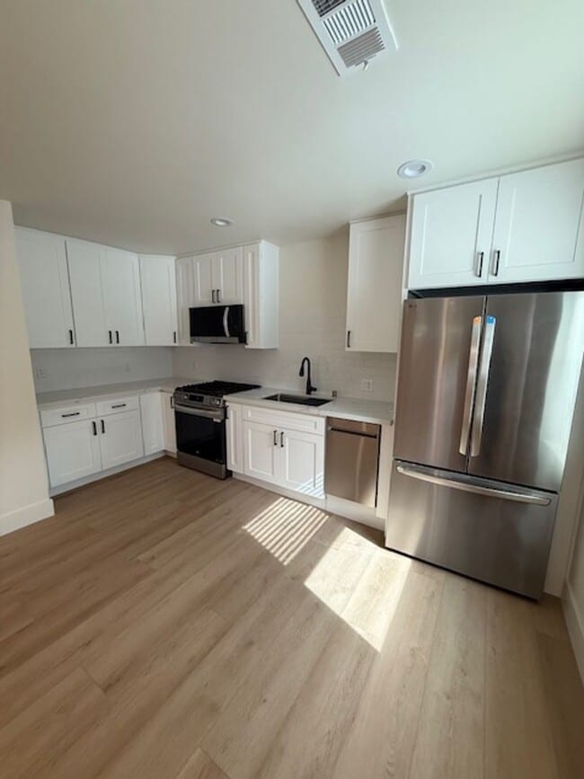 Building Photo - BRAND NEW 2 BEDROOM / 1 BATHROOM ADU READY TO BE MOVED IN