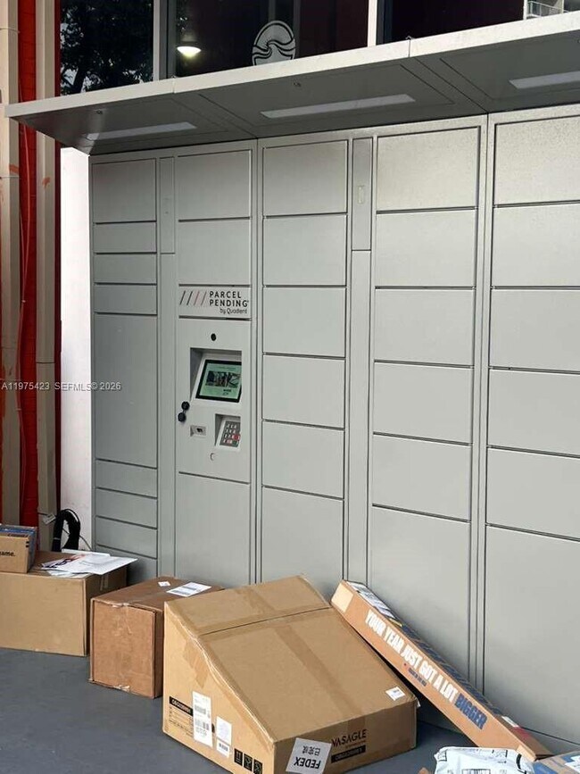 Building Photo - 1351 NE Miami Gardens Dr