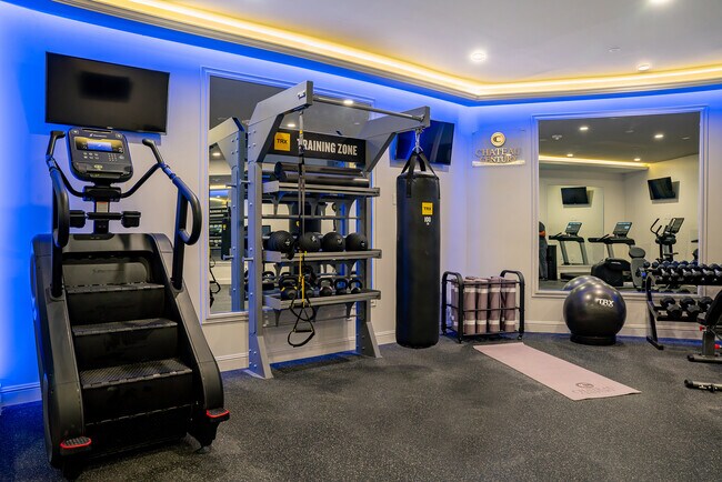 Building Photo - 1825 Pandora Ave