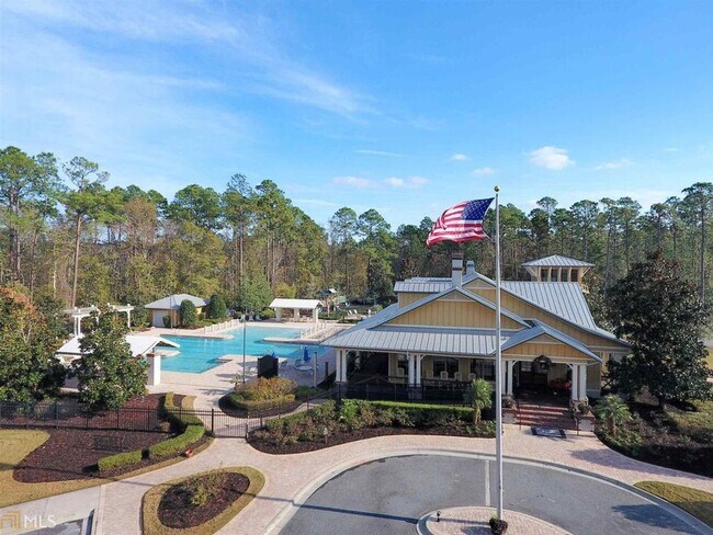 Building Photo - Picture-Perfect 3BR/2BA Lakefront Home in ...