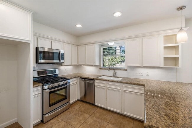 Building Photo - 10214 Londonderry Dr