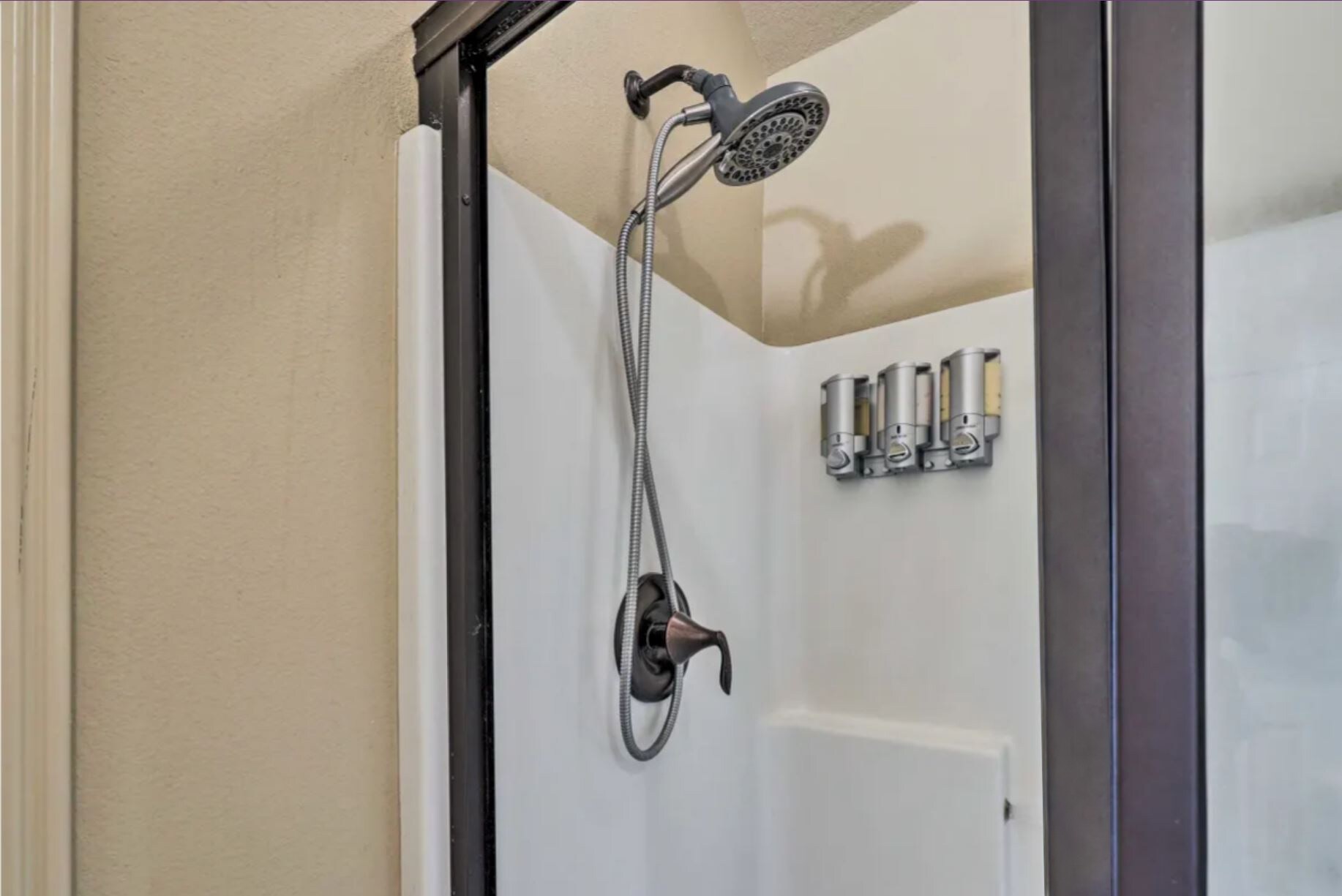 Building Photo - 450 Remson Ln