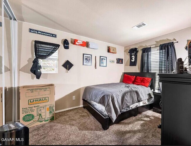 Building Photo - 2562 Kenwood Ct