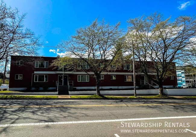 Building Photo - Emerald Terrace