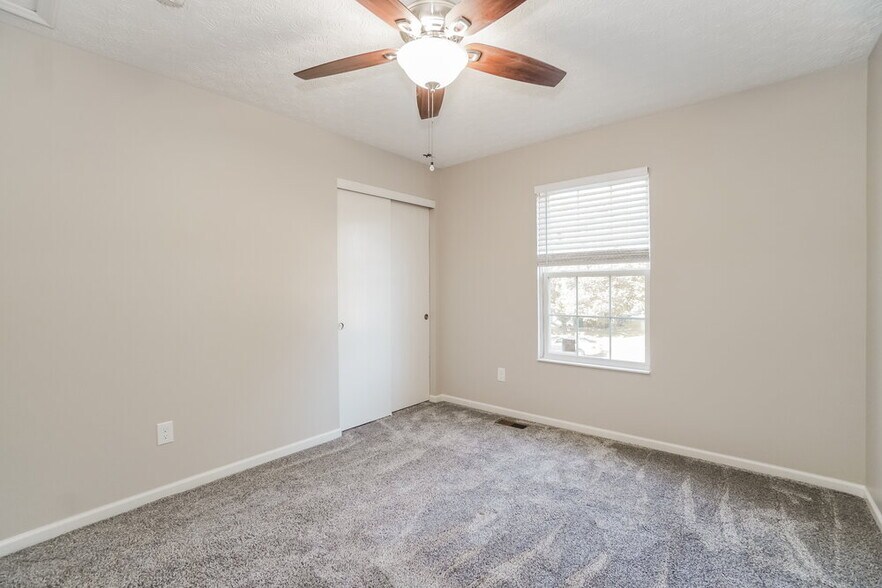 Building Photo - 1561 Meadowlark Ln