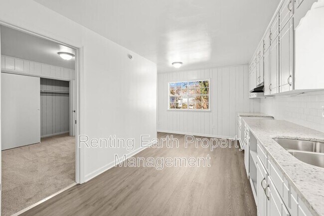 Building Photo - 1820 33rd St Ensley