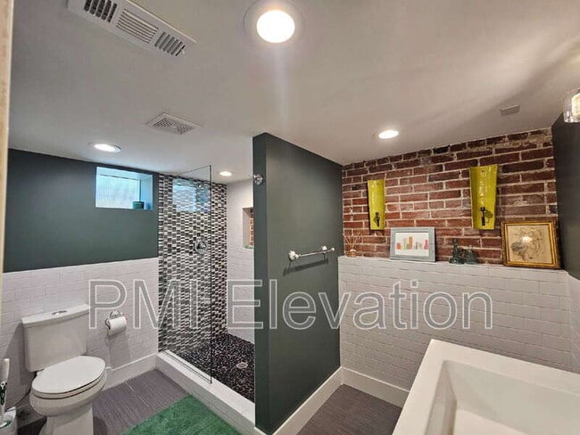 Building Photo - 1529 Lowell Blvd