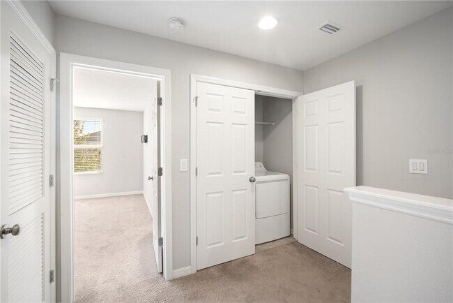 Building Photo - 7042 Summer Holly Pl