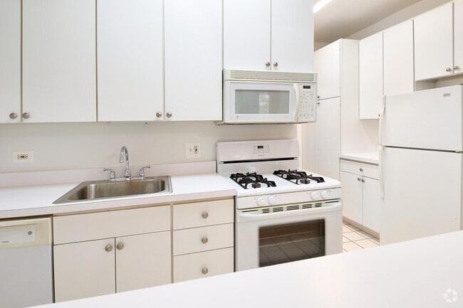 Building Photo - 5615 N Winthrop Ave