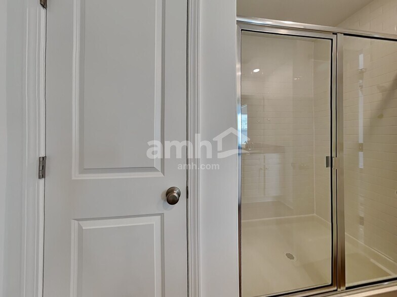 Building Photo - 551 Plumeria Ln