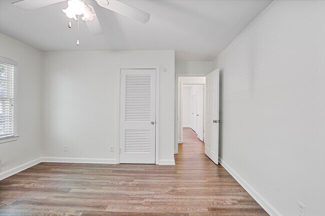 Building Photo - 645 Pauley Pl NE