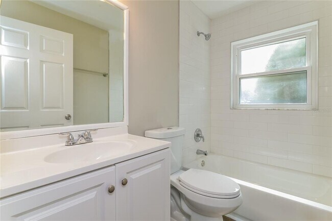 Building Photo - 13130 Pinyon Dr