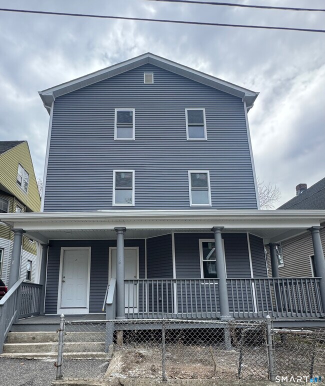 Building Photo - 16 Arch St