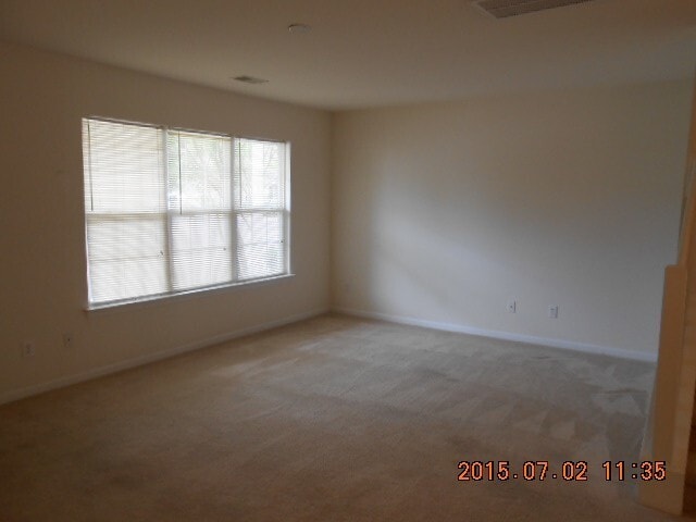 Building Photo - Townhouse in Townes at Buckwalter