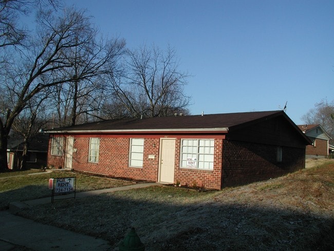 Primary Photo - Duplex