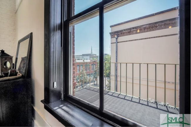 Building Photo - 2 BED | 2 BATH | DOWNTOWN CONDO