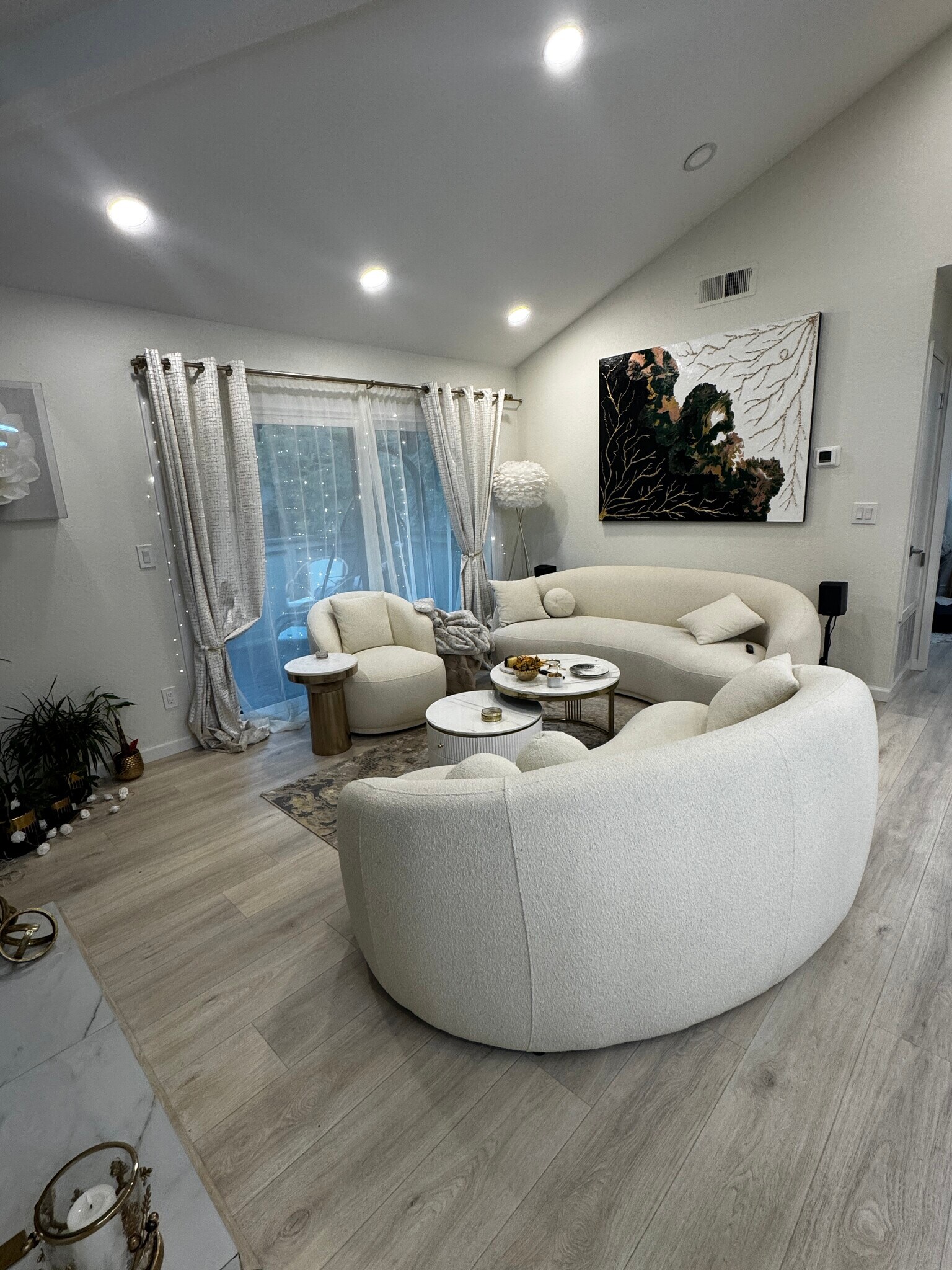 Building Photo - 2911 La Terrace Cir