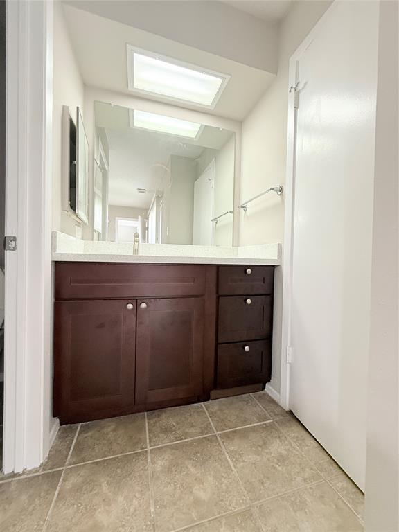 Building Photo - 6624 Westwick Dr