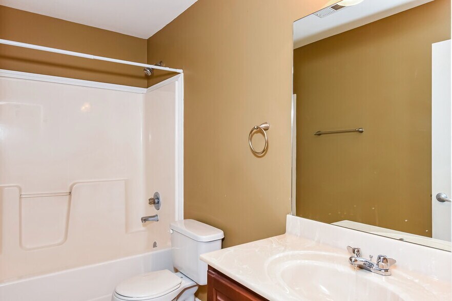 Building Photo - 327 Village Chase